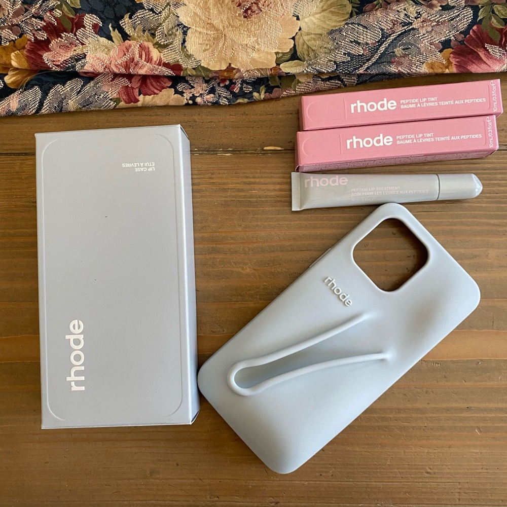Rhode LIP CASE brand new with tags 
Case Only
Quantity: 1
IPHONE 14 PRO MAX
